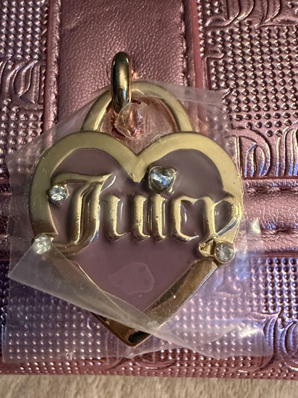 Juicy Couture Metallic Pink Wallet with Heart Juicy Charm - Picture 2 of 5